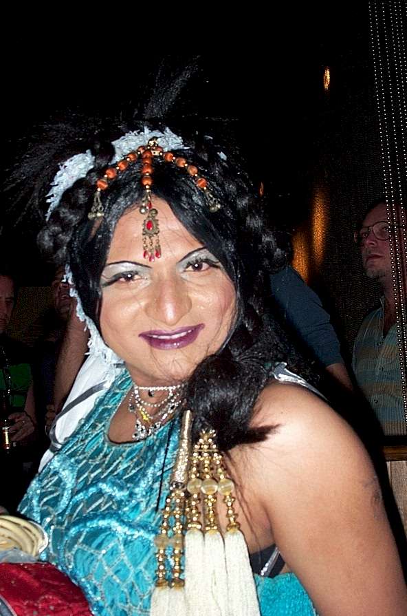 zena.jpg (73755 bytes)