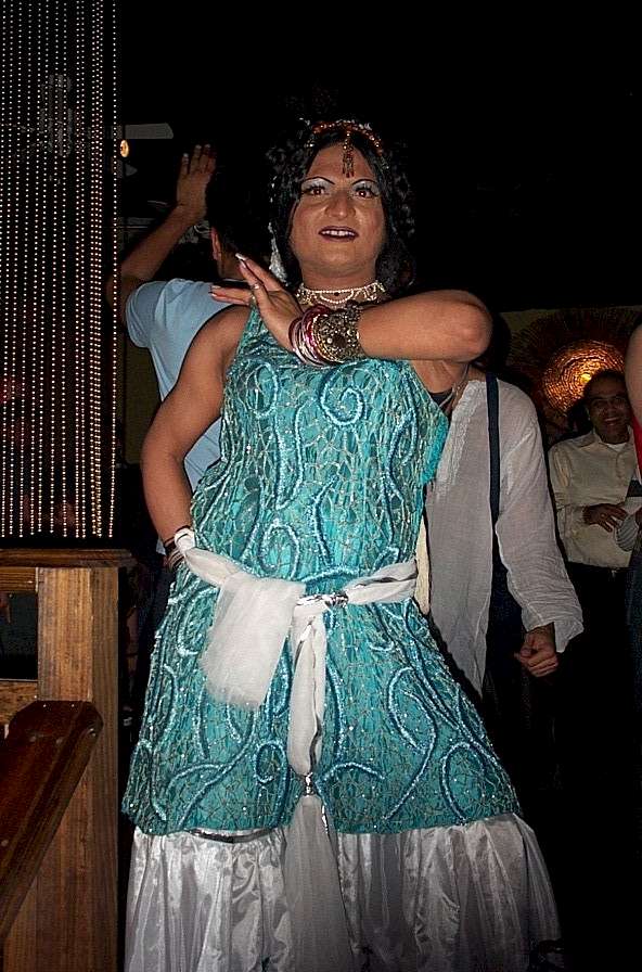 zena2.jpg (93762 bytes)